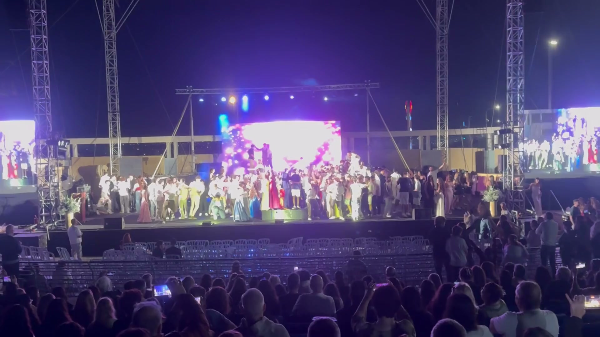 מופע במה מול קהל באירוע תרבות